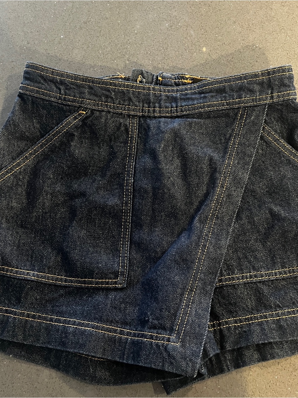 H&M Dark Blue Denim Women's Shorts with Front Panel Sz 4